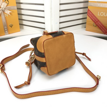 Load image into Gallery viewer, LOUIS VUITTON M57099 NOÉ PURSE
