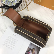 Load image into Gallery viewer, LOUIS VUITTON M44494 DOPP
