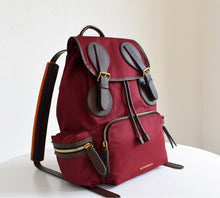 Load image into Gallery viewer, BURBERRY TB
