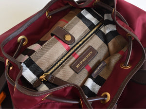 BURBERRY TB