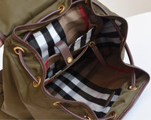 Load image into Gallery viewer, BURBERRY TB
