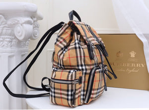 BURBERRY TB