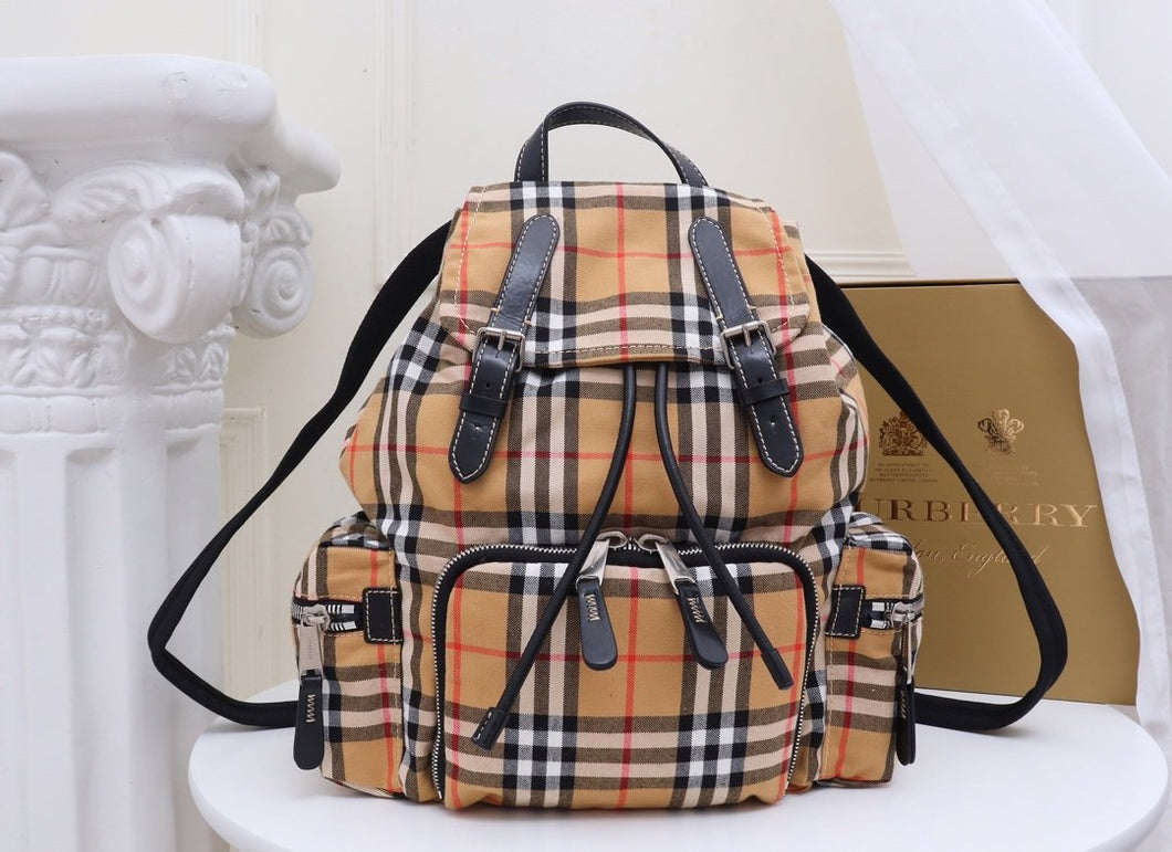 BURBERRY TB