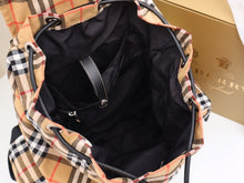 Load image into Gallery viewer, BURBERRY TB
