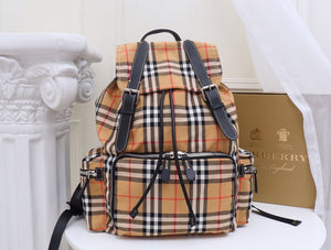 BURBERRY TB