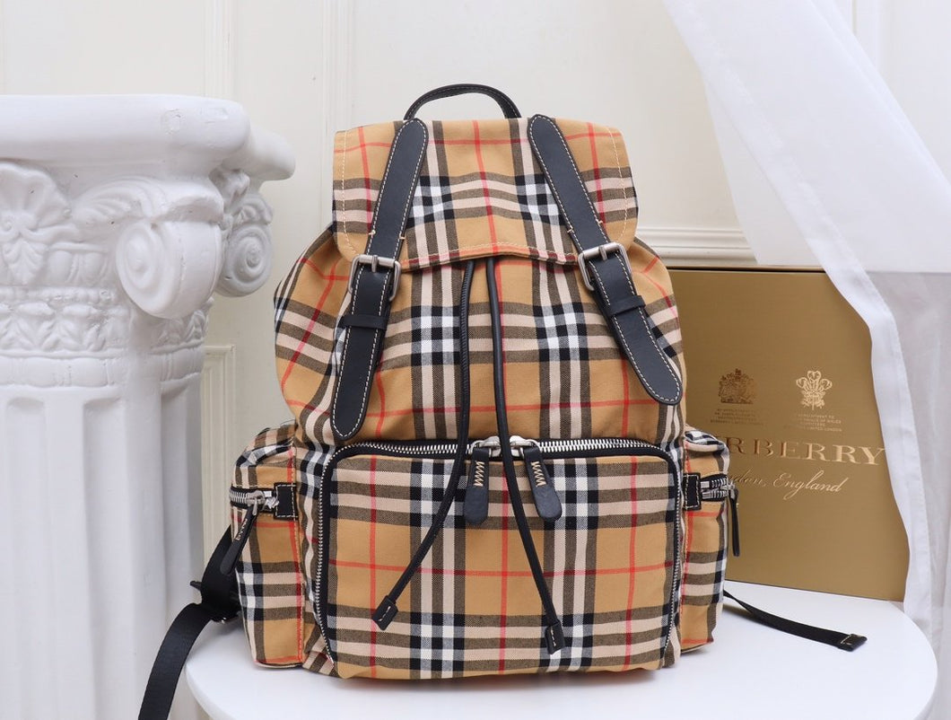 BURBERRY TB