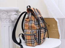 Load image into Gallery viewer, BURBERRY TB
