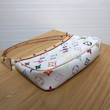 Load image into Gallery viewer, LOUIS VUITTON
