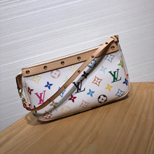 Load image into Gallery viewer, LOUIS VUITTON
