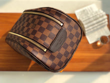 Load image into Gallery viewer, LOUIS VUITTON M44494 DOPP

