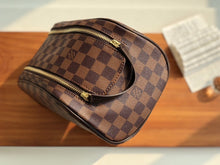 Load image into Gallery viewer, LOUIS VUITTON M44494 DOPP
