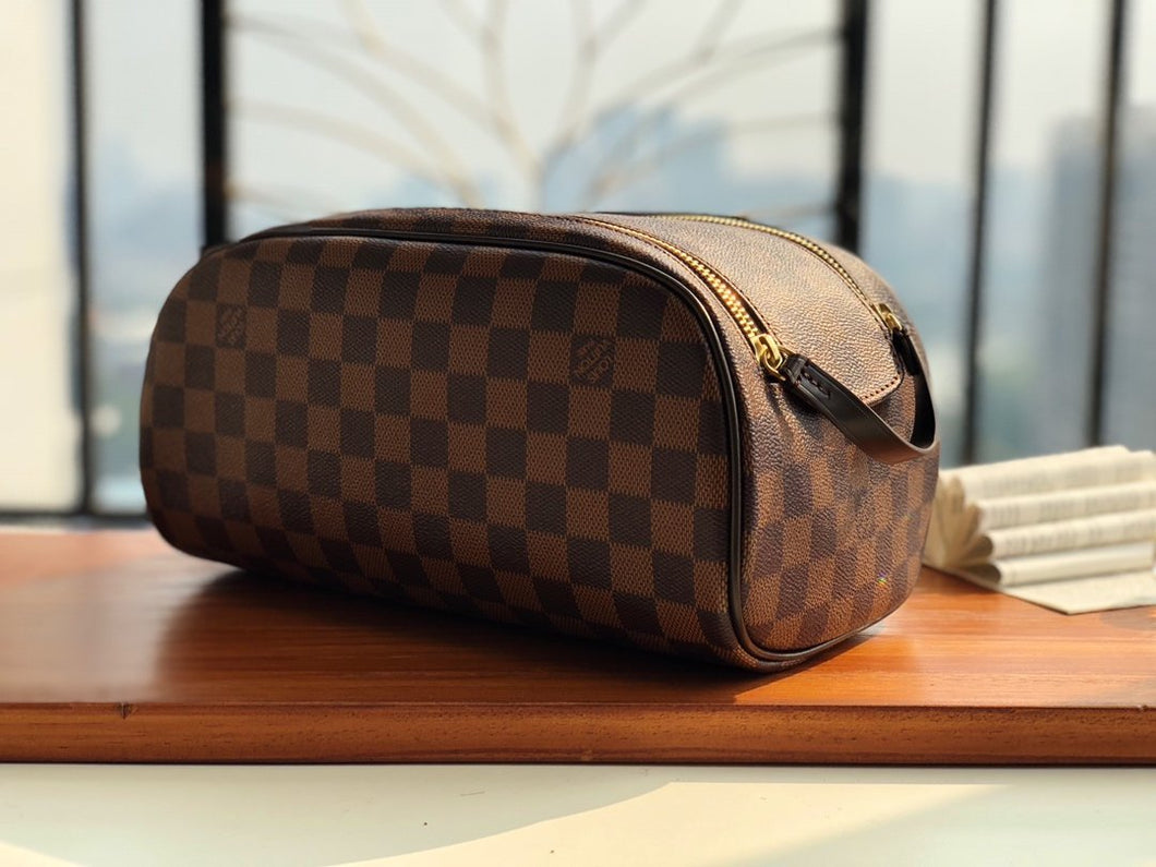 LOUIS VUITTON M44494 DOPP