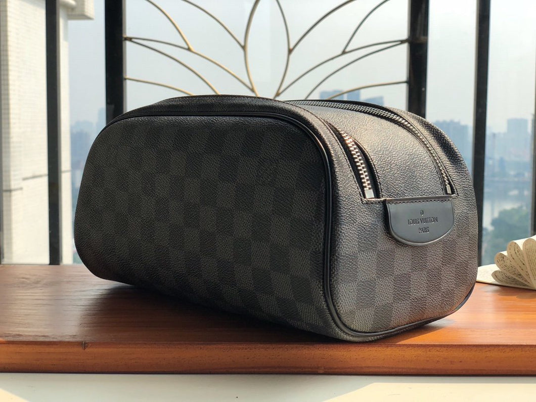 LOUIS VUITTON M44494 DOPP