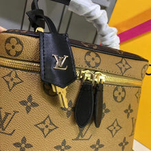Load image into Gallery viewer, LOUIS VUITTON M57482 VANITY
