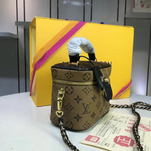 Load image into Gallery viewer, LOUIS VUITTON M57482 VANITY
