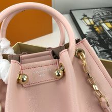 Load image into Gallery viewer, LOUIS VUITTON
