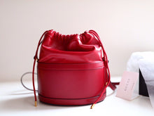 Load image into Gallery viewer, GUCCI 602118 1DBUG 2363
