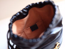 Load image into Gallery viewer, GUCCI 602118 1DBUG 2363
