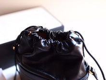 Load image into Gallery viewer, GUCCI 602118 1DBUG 2363
