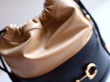 Load image into Gallery viewer, GUCCI 602118 1DBUG 2363
