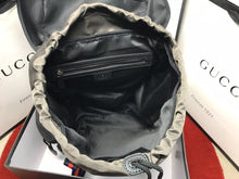 Load image into Gallery viewer, GUCCI 429037 K1N1X 1072
