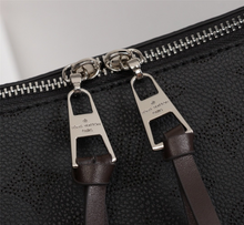 Load image into Gallery viewer, LOUIS VUITTON M56084 BEAUBOURG HOBO
