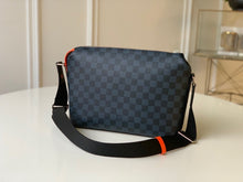 Load image into Gallery viewer, LOUIS VUITTON N40159 DISCOVERY
