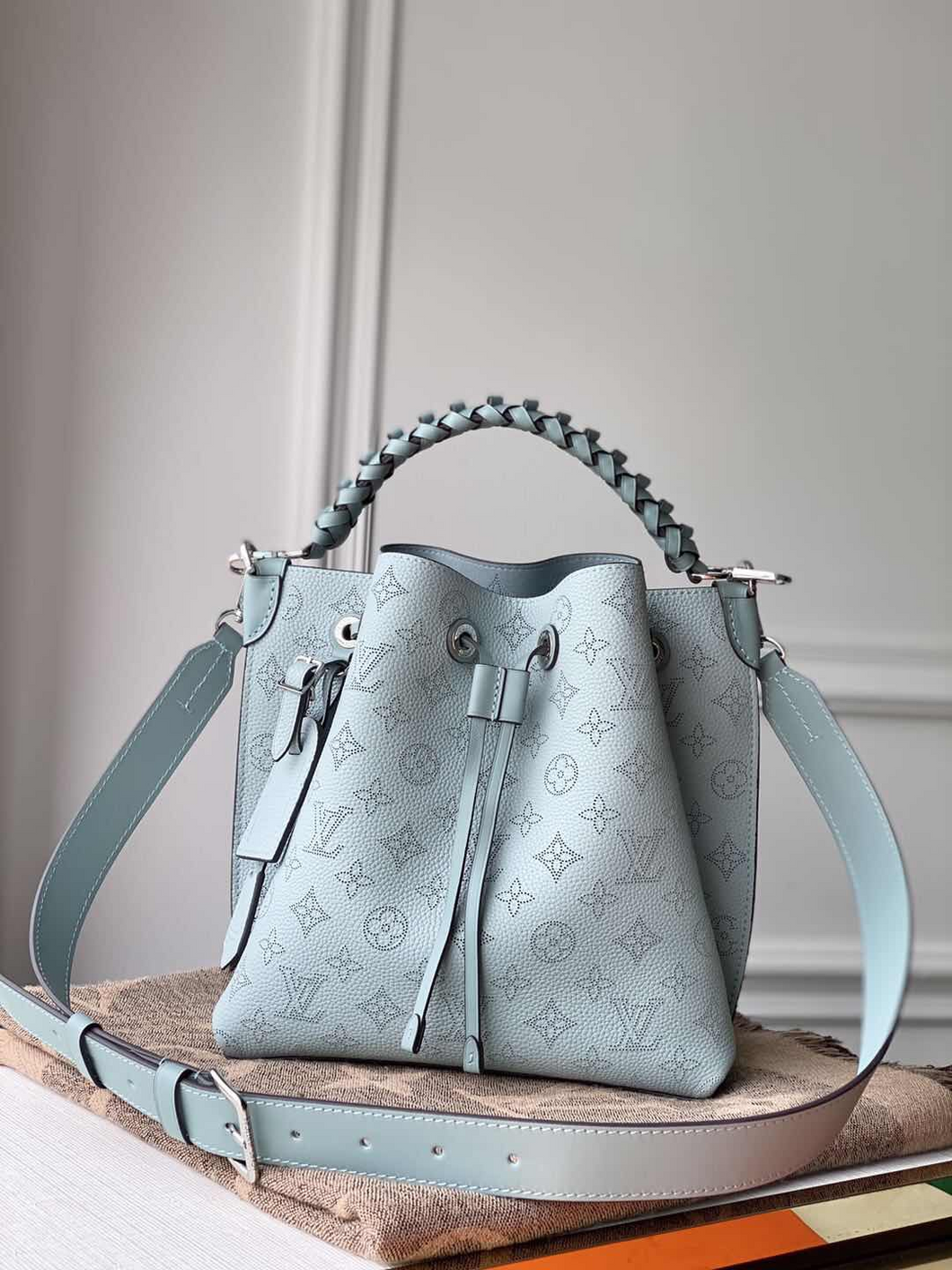 LOUIS VUITTON M57526 MURIA