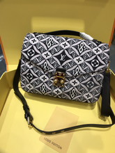 Load image into Gallery viewer, LOUIS VUITTON M57272 POCHETTE MÉTIS
