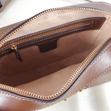 Load image into Gallery viewer, GUCCI 645454 92TCG 8563
