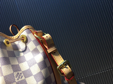 Load image into Gallery viewer, LOUIS VUITTON M40817 NOÉ BB
