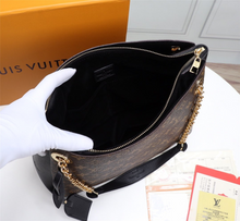 Load image into Gallery viewer, LOUIS VUITTON M43758 Trunk Clutch
