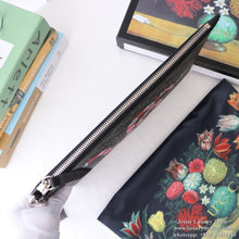 Load image into Gallery viewer, GUCCI 473904 GZN1N 1058
