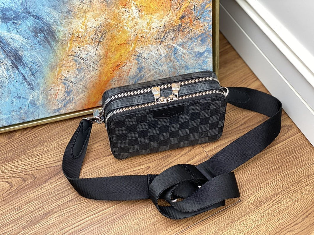 LOUIS VUITTON N60418 ALPHA WEARABLE