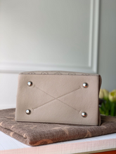 Load image into Gallery viewer, LOUIS VUITTON M57526 MURIA
