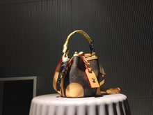 Load image into Gallery viewer, LOUIS VUITTON M57099 NOÉ PURSE
