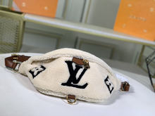 Load image into Gallery viewer, LOUIS VUITTON M55425 BUMBAG
