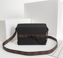 Load image into Gallery viewer, LOUIS VUITTON M30717

