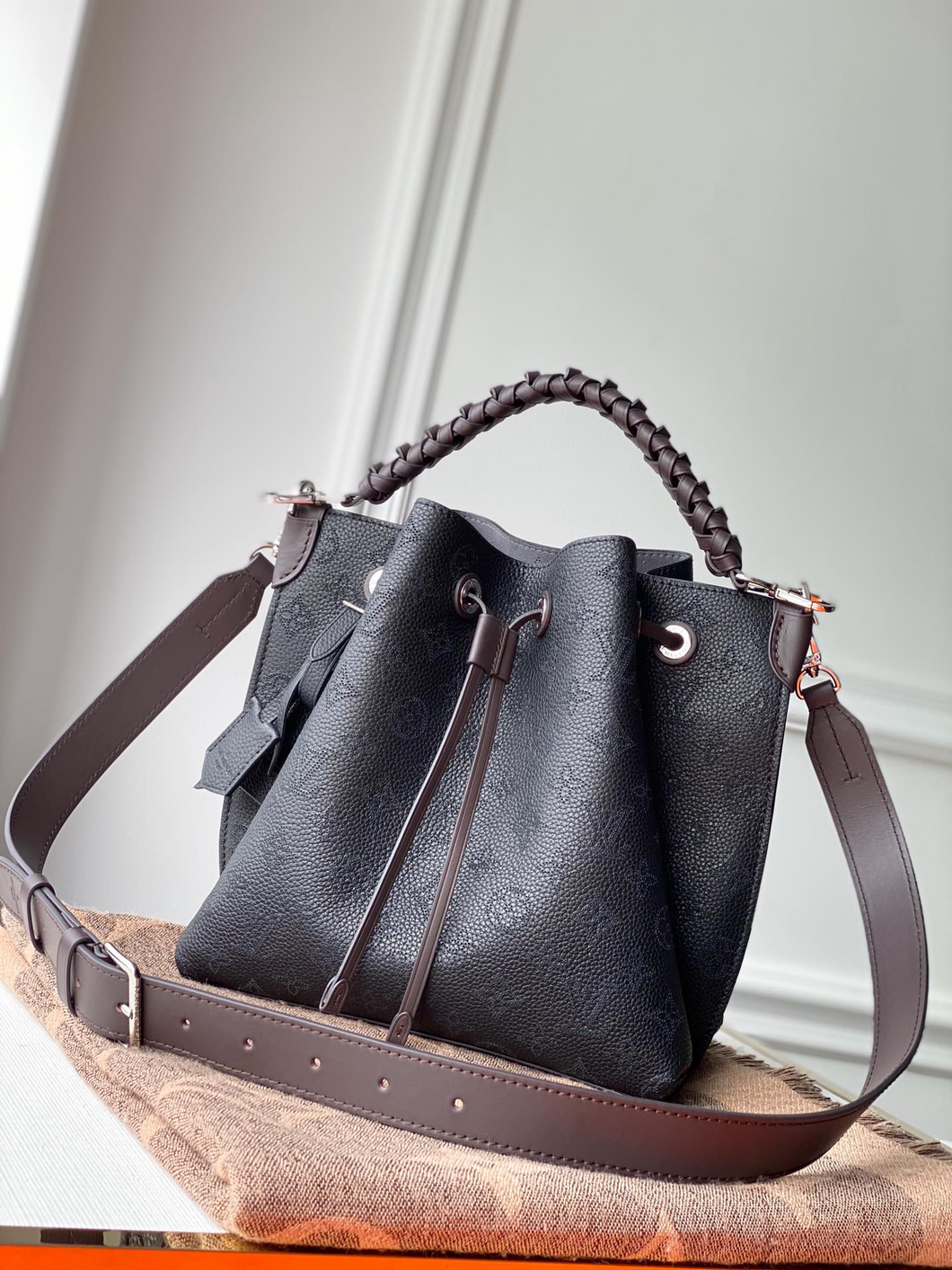 LOUIS VUITTON M57526 MURIA