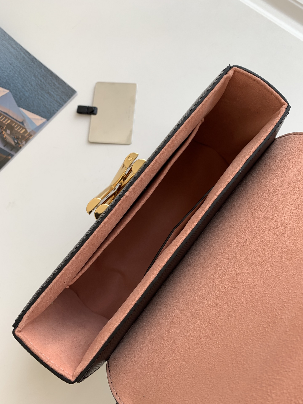 LOUIS VUITTON M57050 TWIST