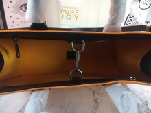 Load image into Gallery viewer, GUCCI 630353 H9HAN
