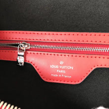 Load image into Gallery viewer, LOUIS VUITTON KEEPALL 50 BANDOULIÈRE
