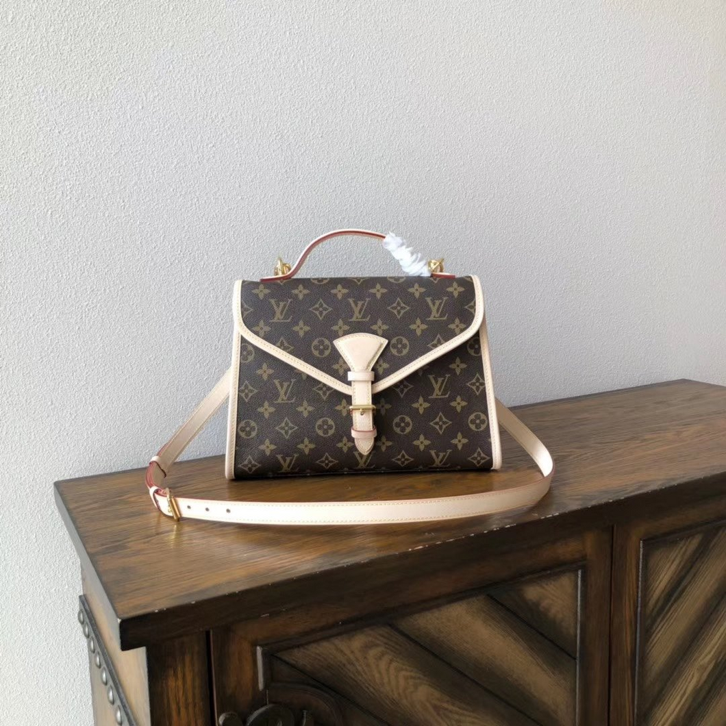 LOUIS VUITTON M51122