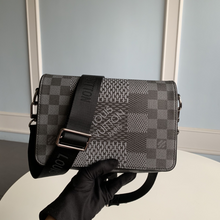 Load image into Gallery viewer, LOUIS VUITTON N50013 STUDIO
