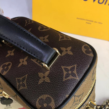 Load image into Gallery viewer, LOUIS VUITTON M57482 VANITY
