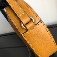 Load image into Gallery viewer, GUCCI 658825 2UZAV 6477
