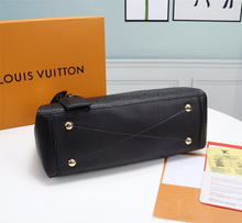 Load image into Gallery viewer, LOUIS VUITTON M43758 Trunk Clutch
