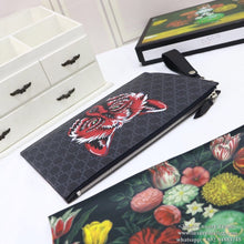 Load image into Gallery viewer, GUCCI 473904 GZN1N 1058
