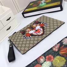 Load image into Gallery viewer, GUCCI 473904 GZN1N 1058
