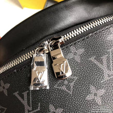 Load image into Gallery viewer, LOUIS VUITTON M44388 DISCOVERY
